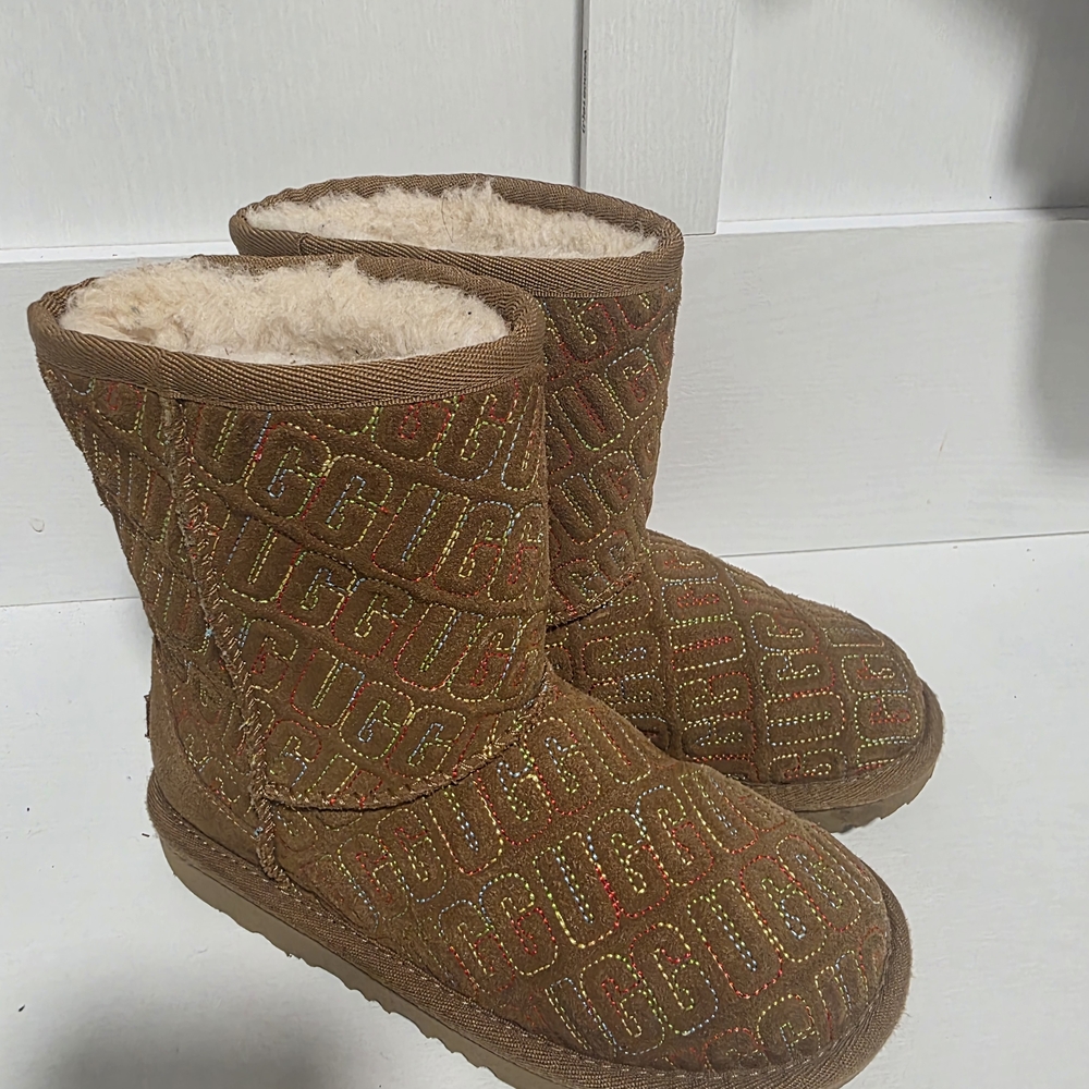 UGG Tan Boots with Cream Fur Lining